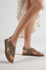 6101 Kadın Çapraz Hakiki Deri Bantlı Sandalet VİZON