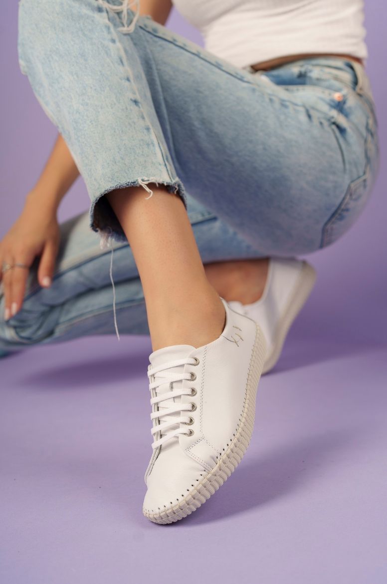 4018 Beyaz Deri  Kadın Bağcıklı Günlük Ayakkabı   resmi